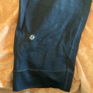 Lululemon Capris 🍋 like new condition